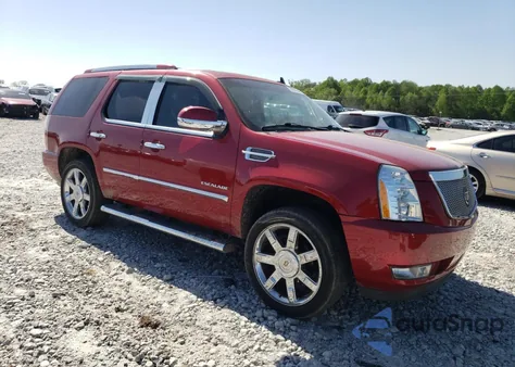 2013 Cadillac Escalade Luxury z USA, uszkodzony, nr VIN 1GYS3BEF2DR347320